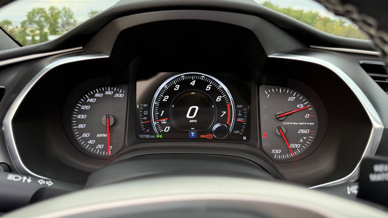 Used 2016 Chevrolet Corvette Stingray Coupe RWD image 35