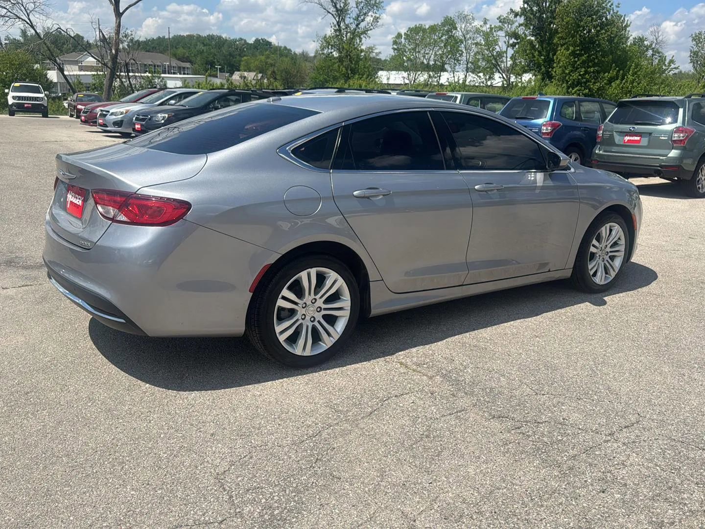 Used 2015 Chrysler 200 Limited w/ Convenience Group image 3