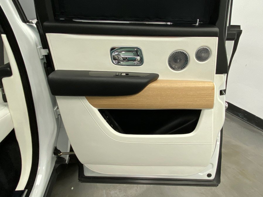 Used 2019 Rolls-Royce Cullinan AWD/4WD image 48