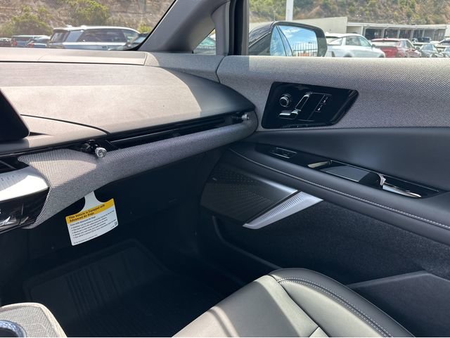 Used 2025 Cadillac Optiq Luxury 1 image 14