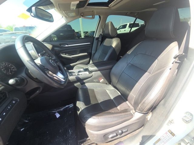 Used 2020 Nissan Altima 2.0 Platinum FWD image 22