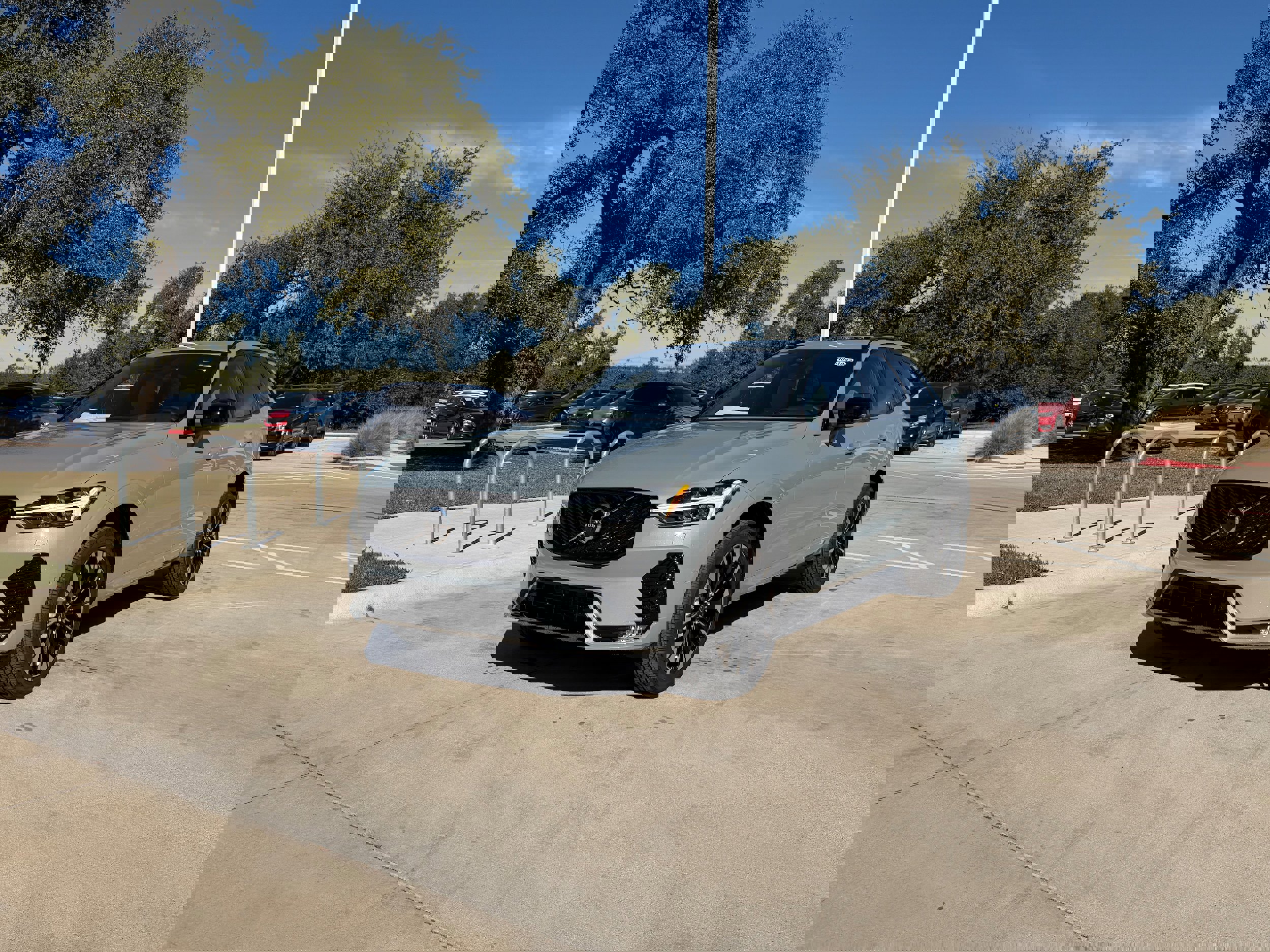 New 2026 Volvo XC60 B5 Plus w/ Protection Package Premier image 2