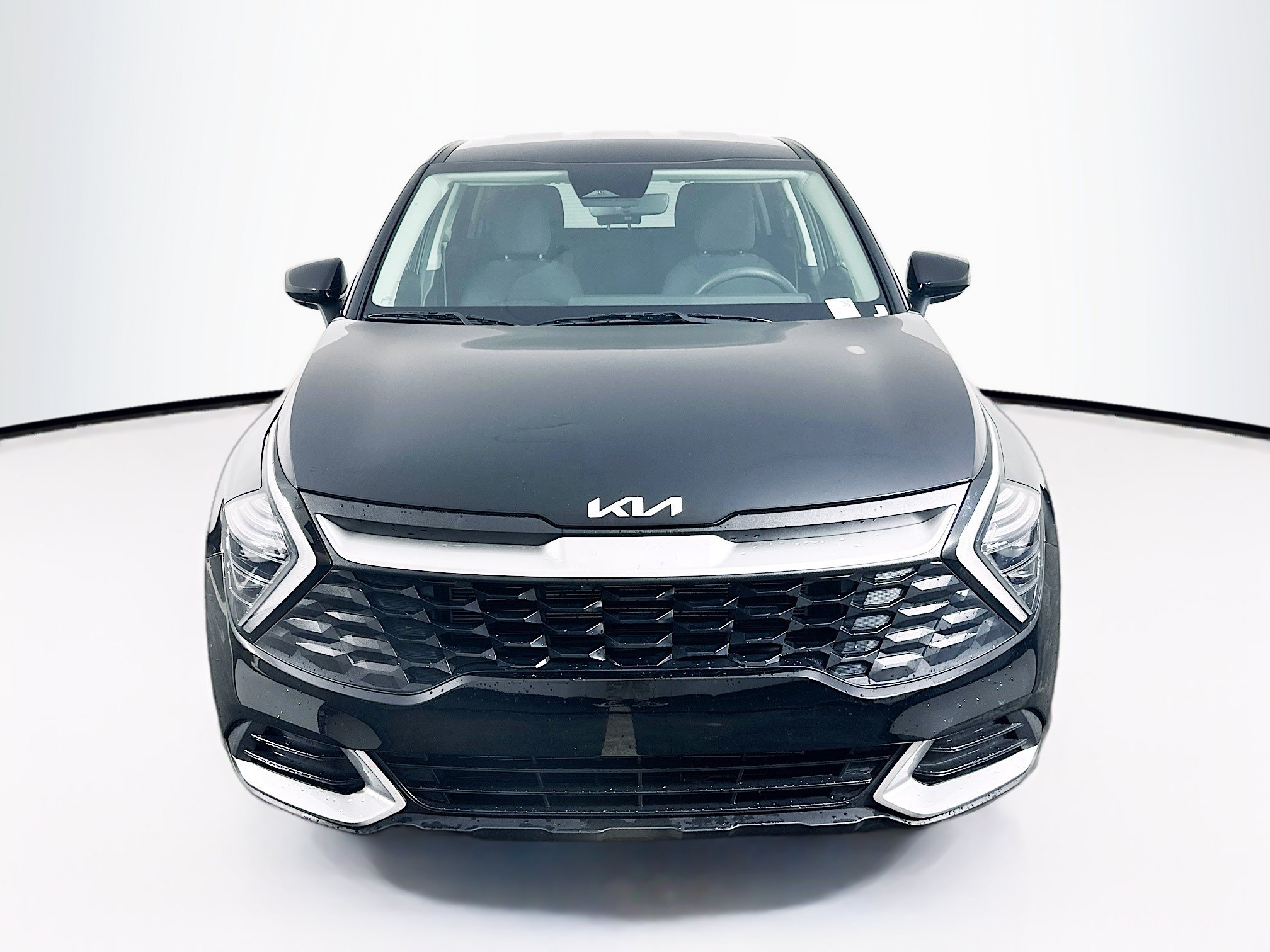 Used 2025 Kia Sportage LX FWD image 2