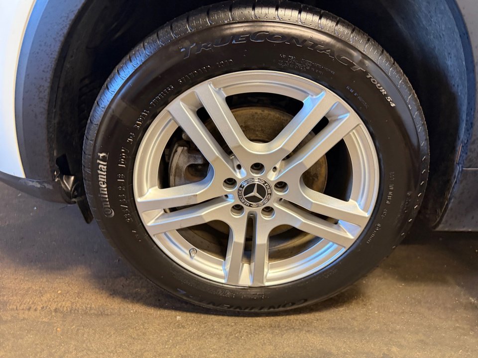 Used 2020 Mercedes-Benz GLB 250 4MATIC image 27