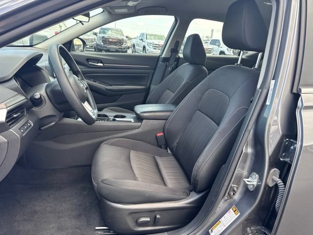 Used 2025 Nissan Altima 2.5 SV FWD image 16