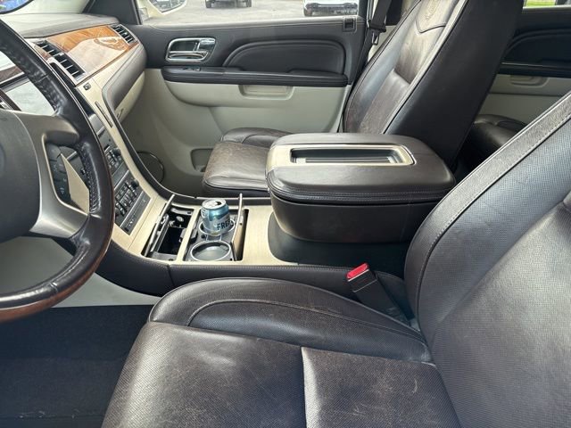 Used 2011 Cadillac Escalade ESV Platinum image 10
