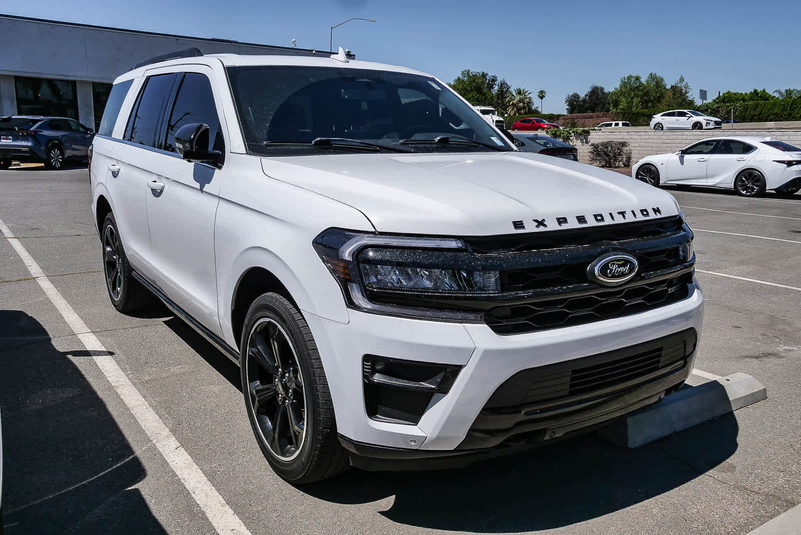 Used 2022 Ford Expedition Limited image 6