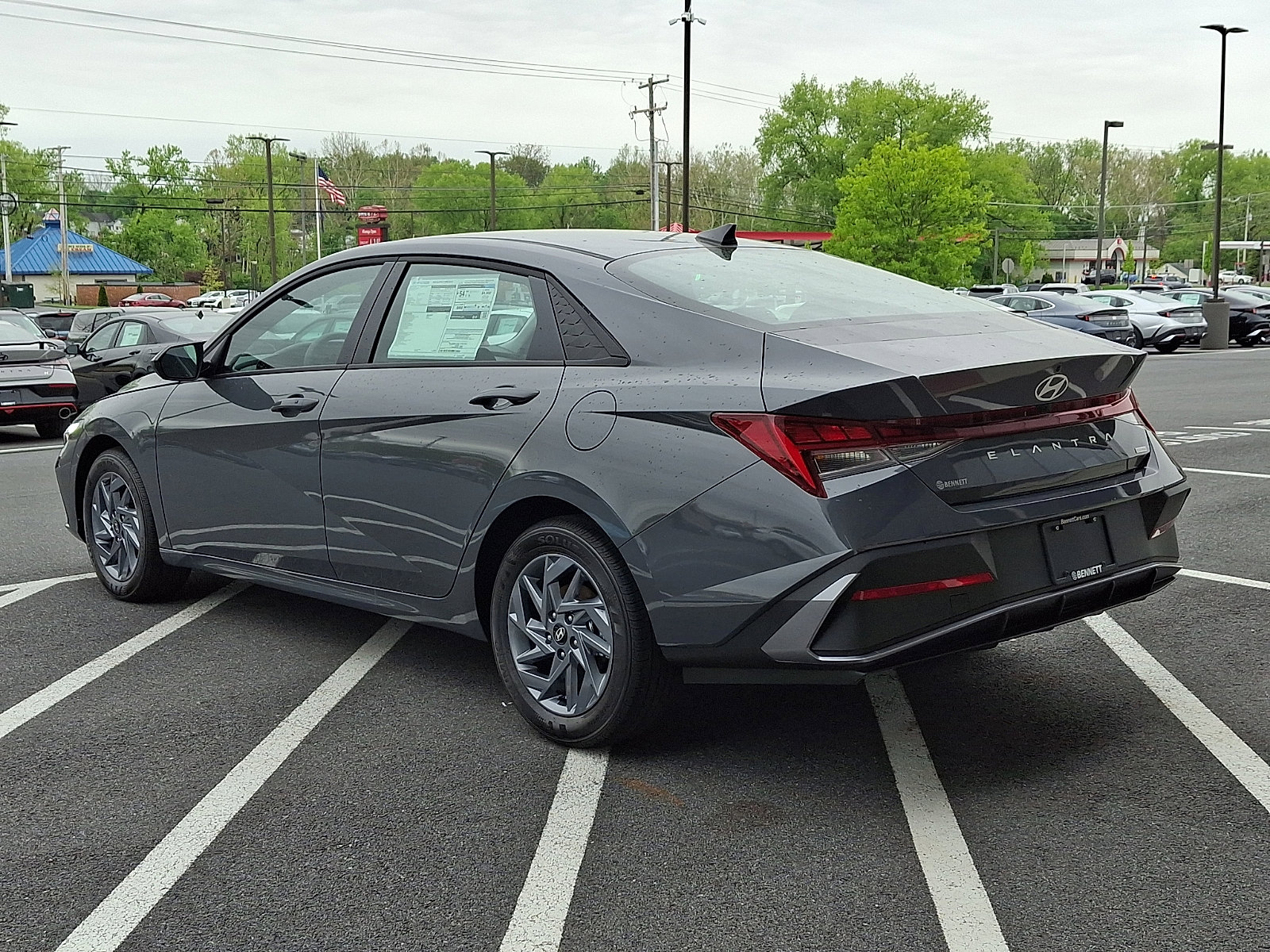 New 2026 Hyundai Elantra Hybrid FWD image 4