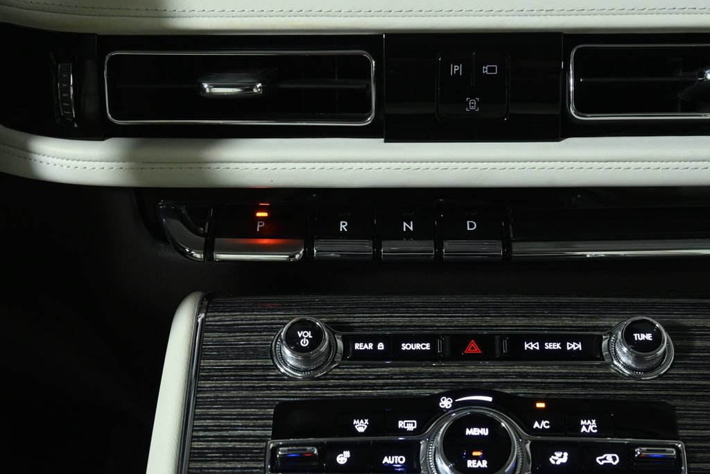 Used 2024 Lincoln Aviator Black Label AWD/4WD image 22