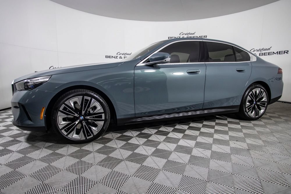 Used 2026 BMW 540i xDrive AWD/4WD image 9