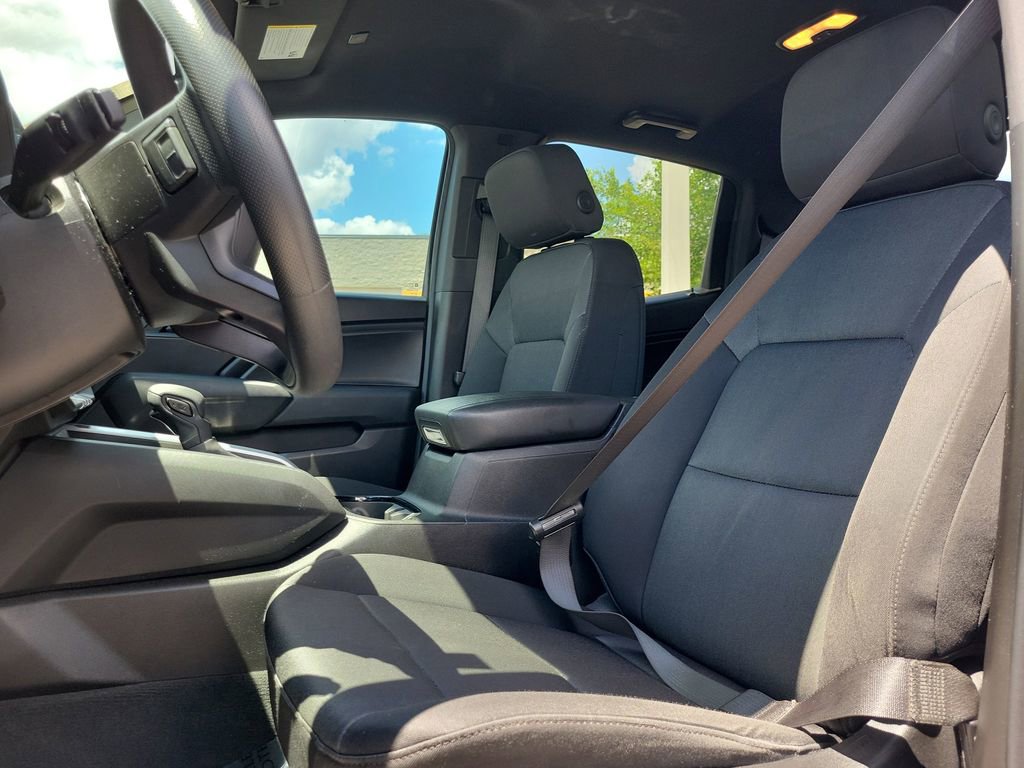 Used 2023 Chevrolet Colorado Trail Boss w/ Technology Package AWD/4WD image 18