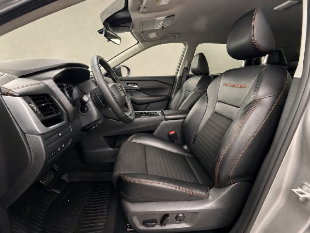 Used 2026 Nissan Rogue SV AWD/4WD image 13