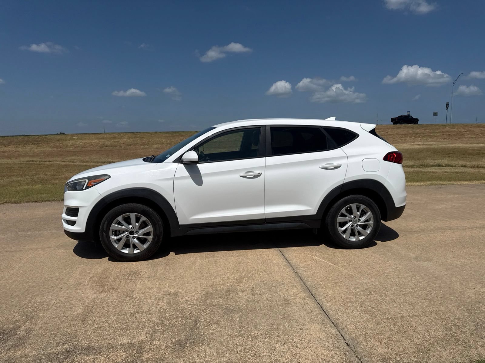 Used 2020 Hyundai Tucson SE w/ Cargo Package FWD image 4