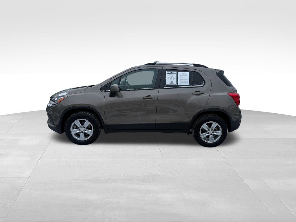 Used 2022 Chevrolet Trax LT w/ LT Convenience Package image 4