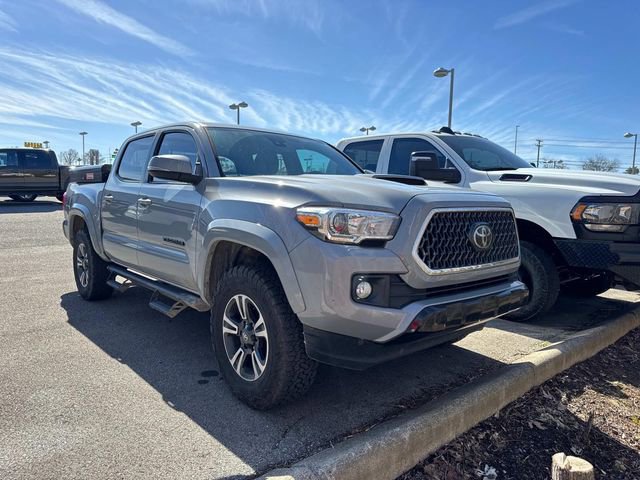 Used 2019 Toyota Tacoma TRD Sport w/ Technology Package image 4