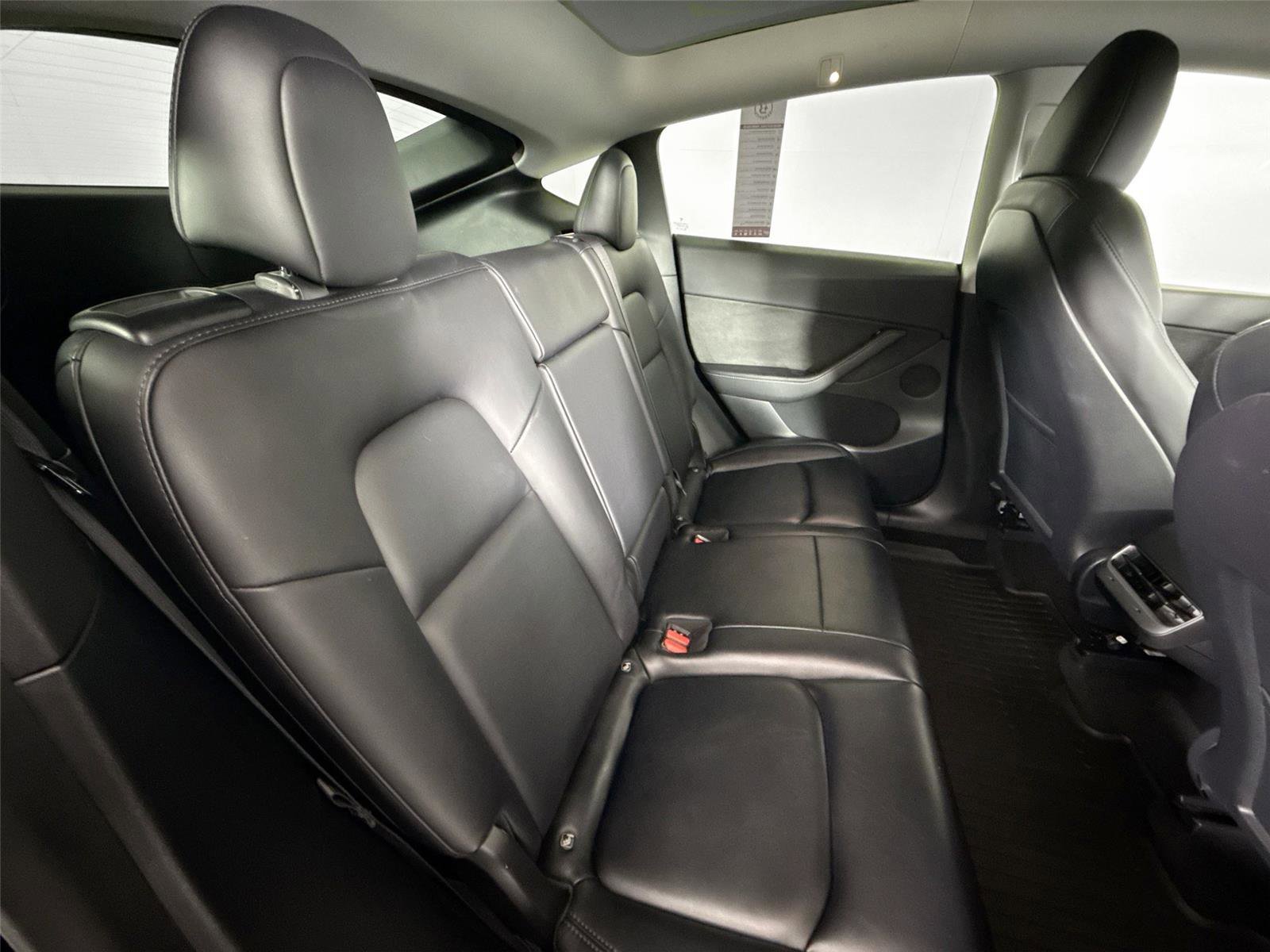 Used 2021 Tesla Model Y Long Range image 37