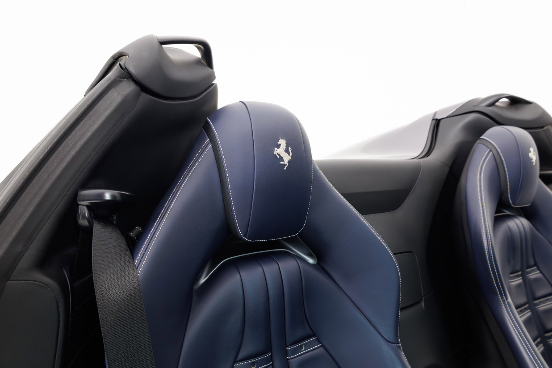 Used 2021 Ferrari 812 GTS RWD image 41
