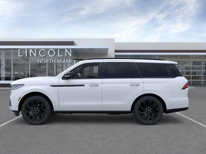New 2025 Lincoln Navigator Reserve w/ Jet Appearance Package image 3