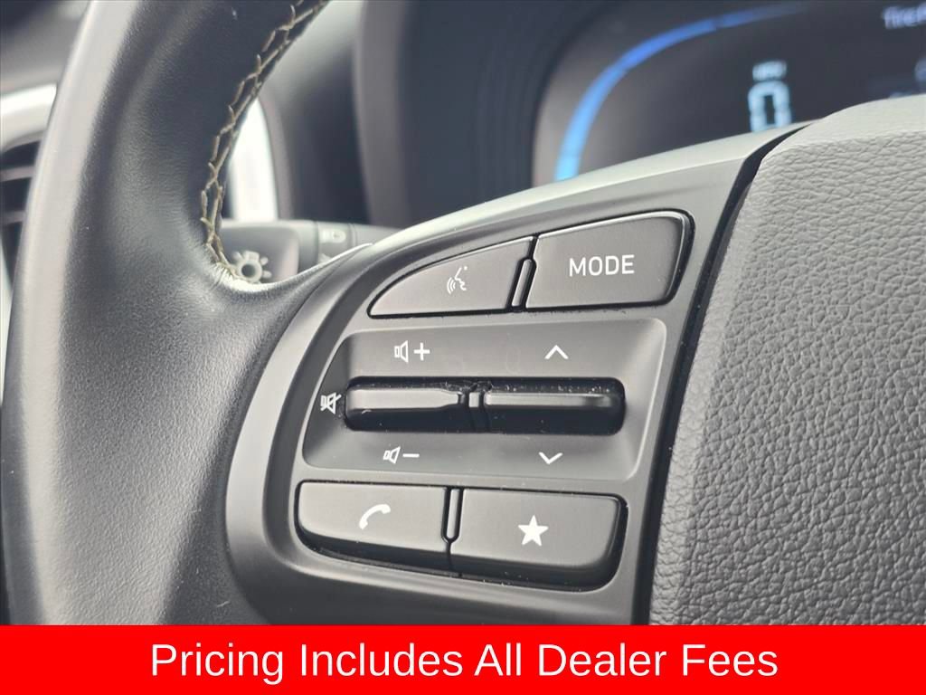 Used 2024 Hyundai Venue Limited FWD image 23