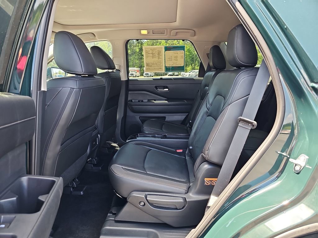 Used 2024 Nissan Pathfinder SL w/ SL Premium Package image 19