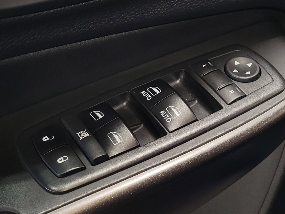 Used 2019 Jeep Cherokee Trailhawk w/ Trailer Tow Group AWD/4WD image 27