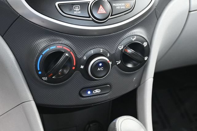 Used 2016 Hyundai Accent SE FWD image 21