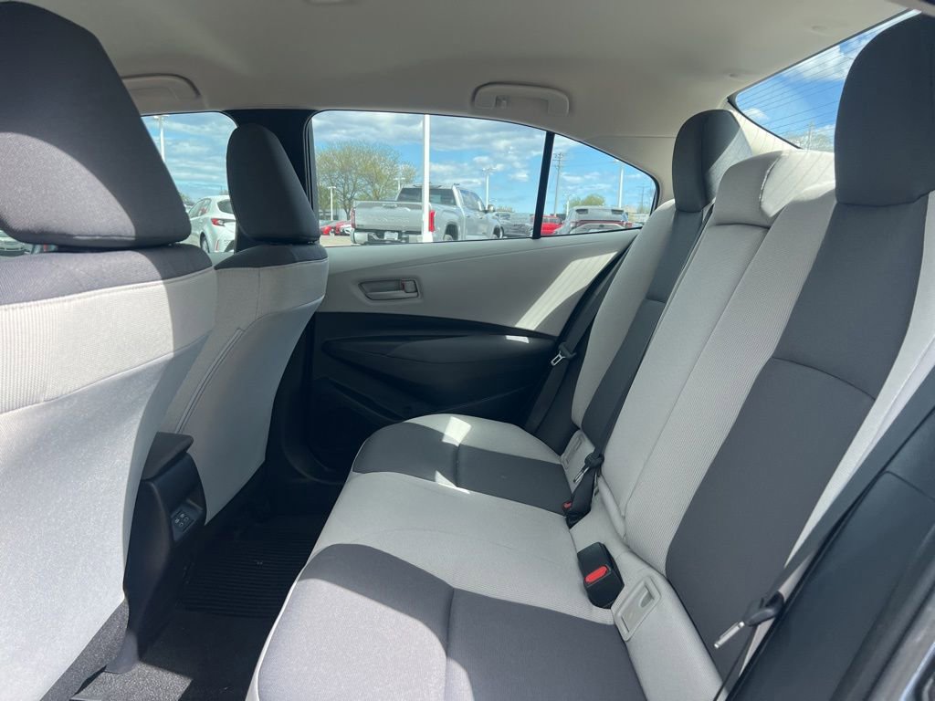 Used 2024 Toyota Corolla LE w/ LE Convenience Package FWD image 3