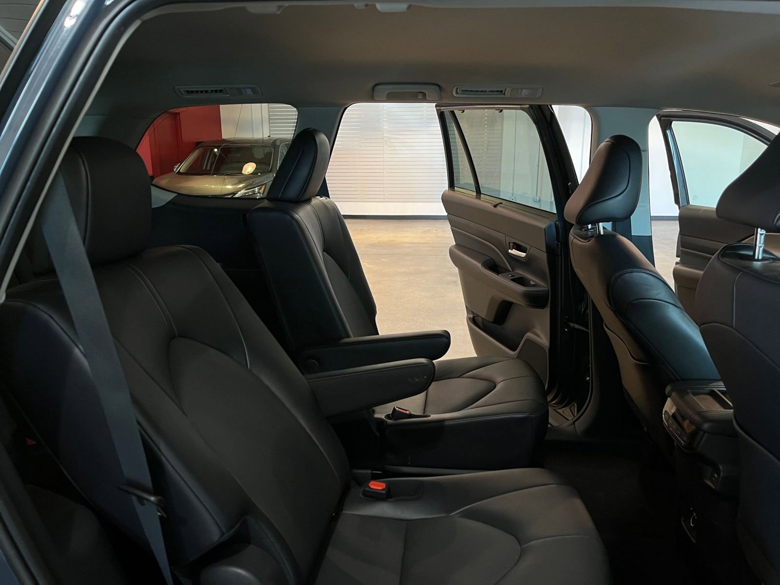 Used 2025 Toyota Grand Highlander FWD image 39