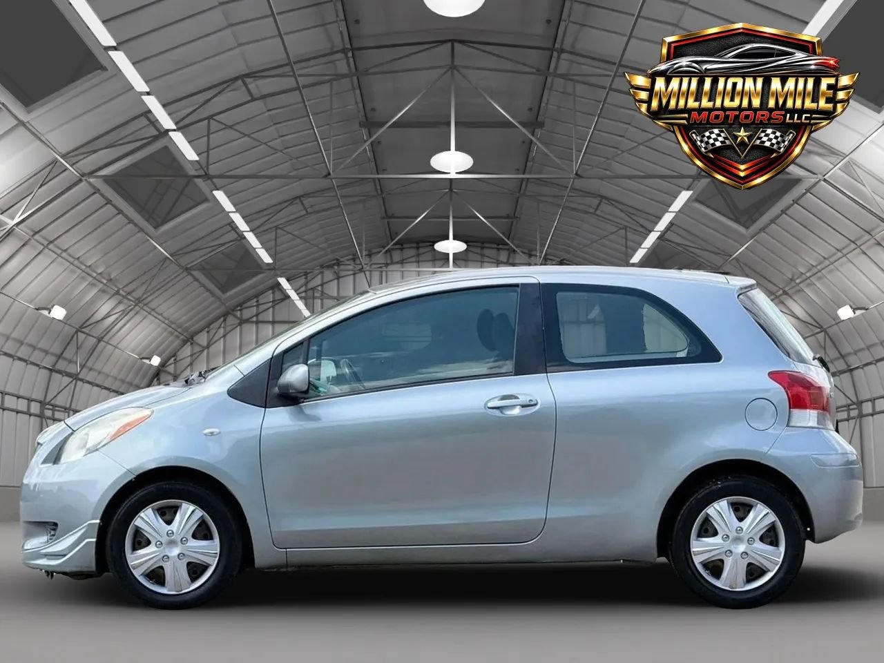 Used 2009 Toyota Yaris 2-Door Hatchback FWD image 8