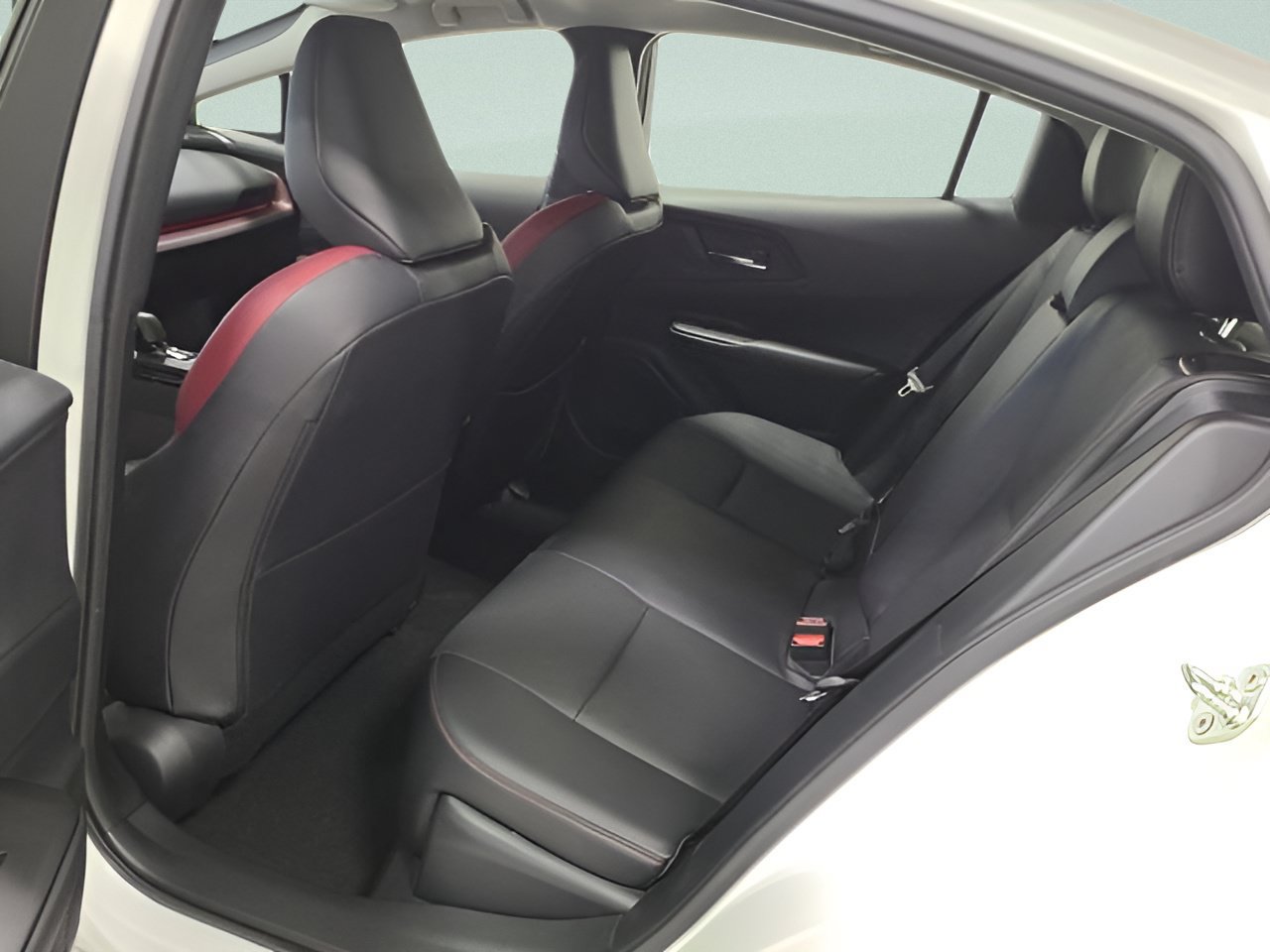 Used 2024 Toyota Prius Prime FWD image 14