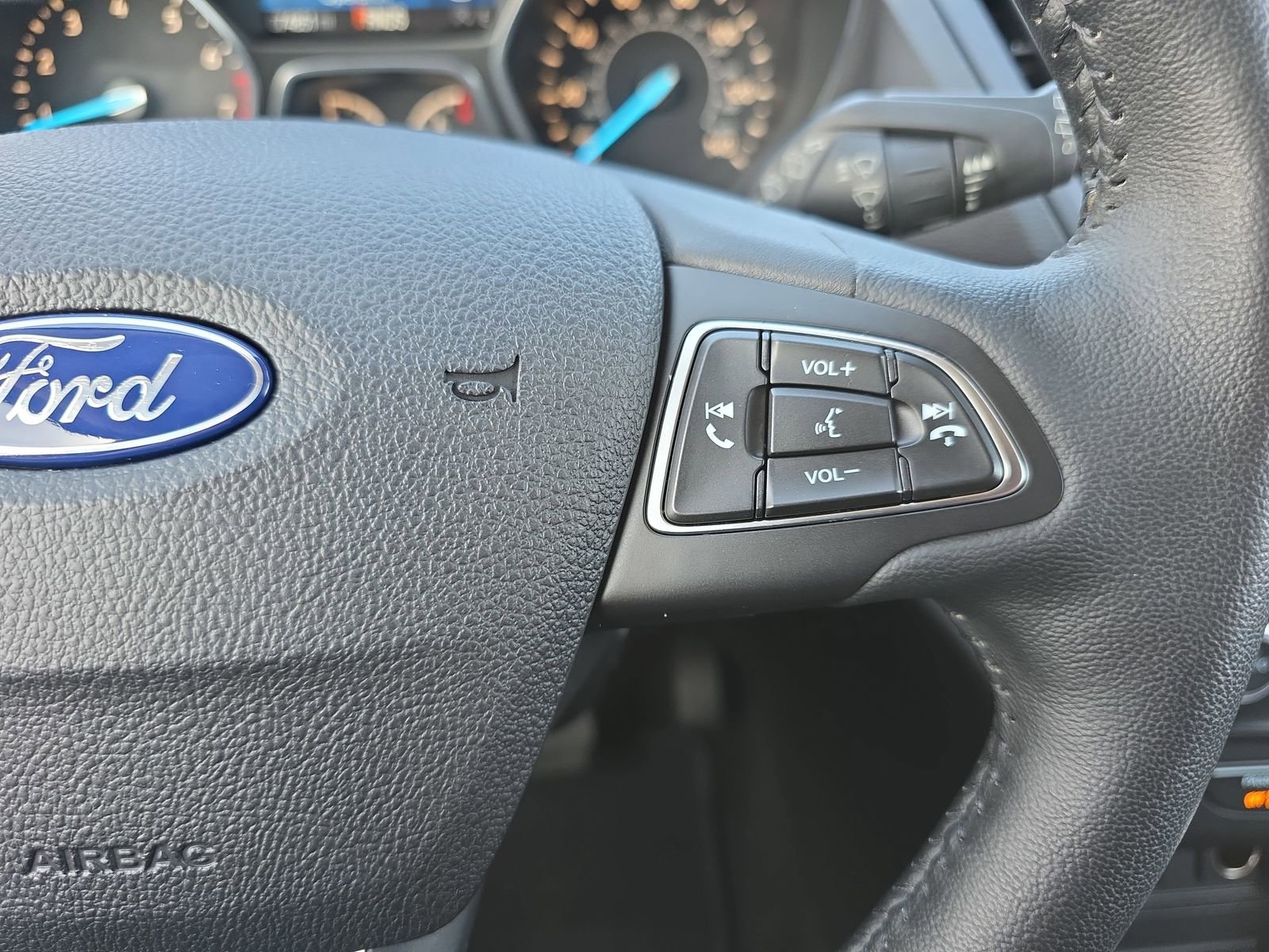 Used 2019 Ford Escape SEL image 18