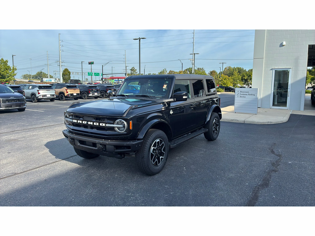 Used 2022 Ford Bronco Outer Banks AWD/4WD image 3