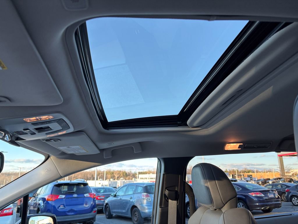 Used 2025 Toyota Sienna XLE image 15