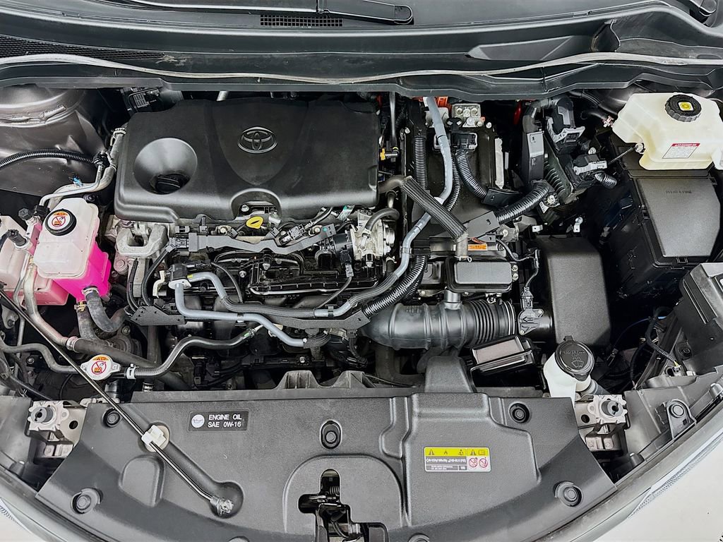 Certified 2024 Toyota Sienna XLE image 10