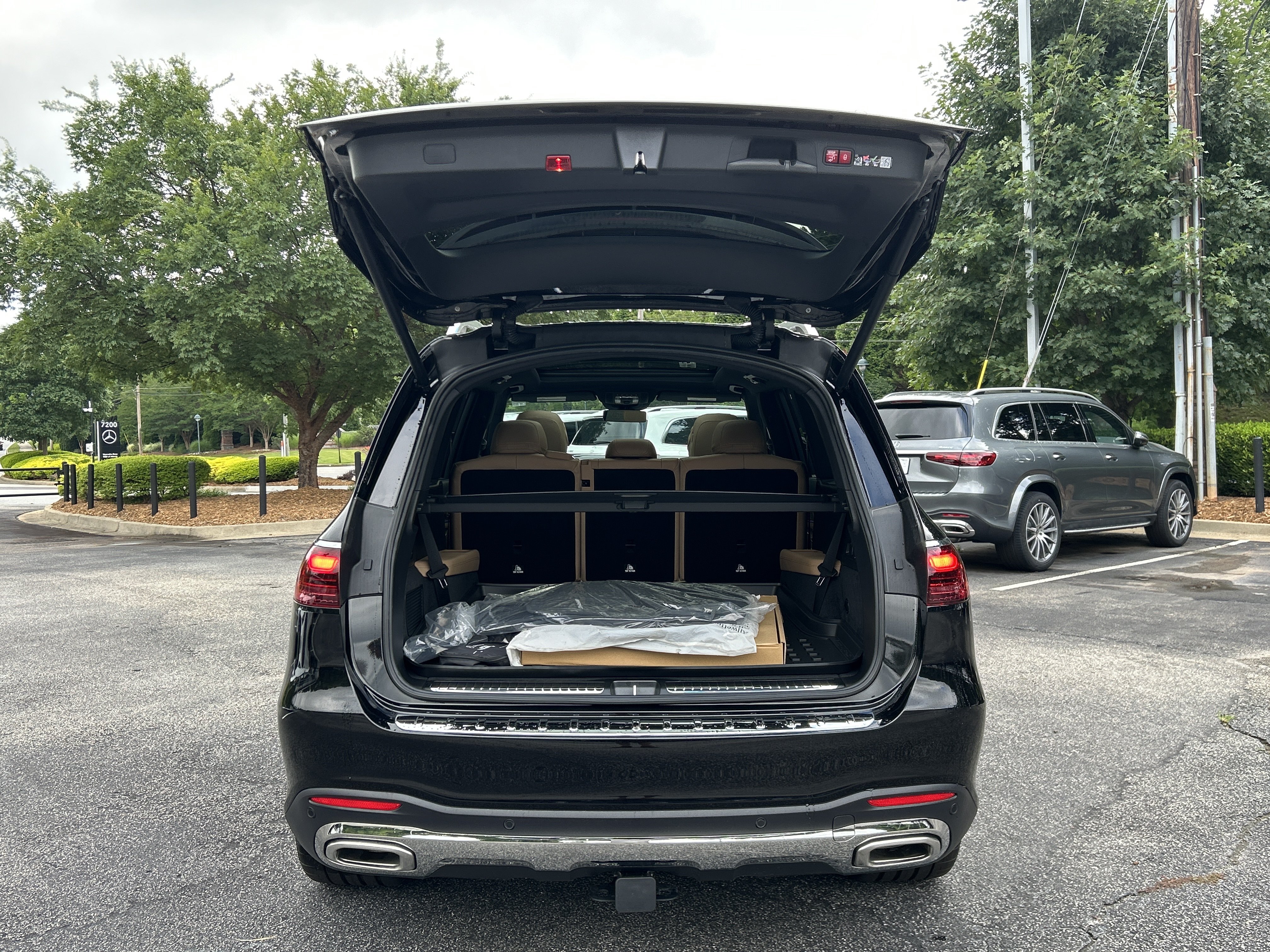New 2026 Mercedes-Benz GLS 580 4MATIC image 8