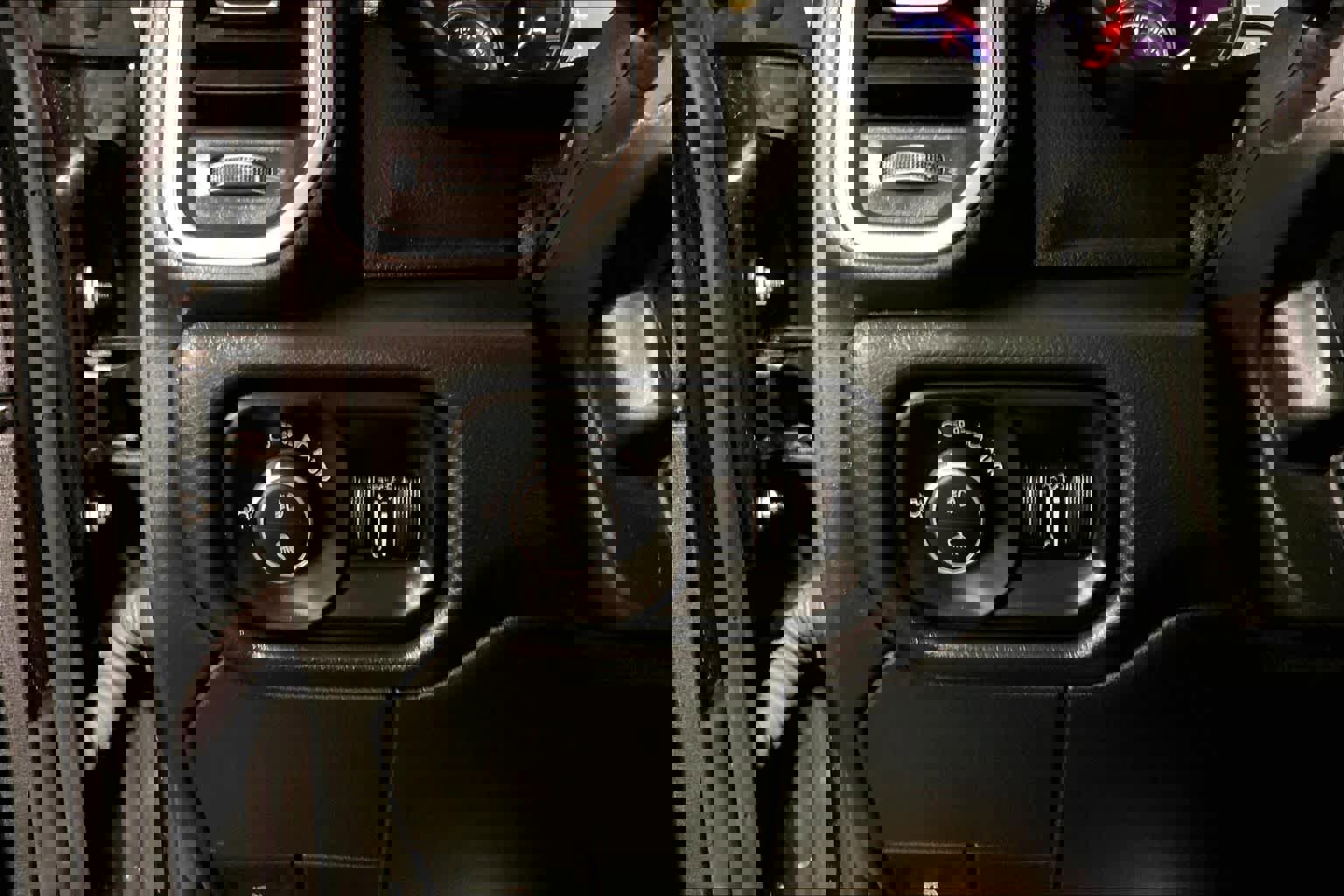 Used 2019 RAM 2500 Laramie AWD/4WD image 34