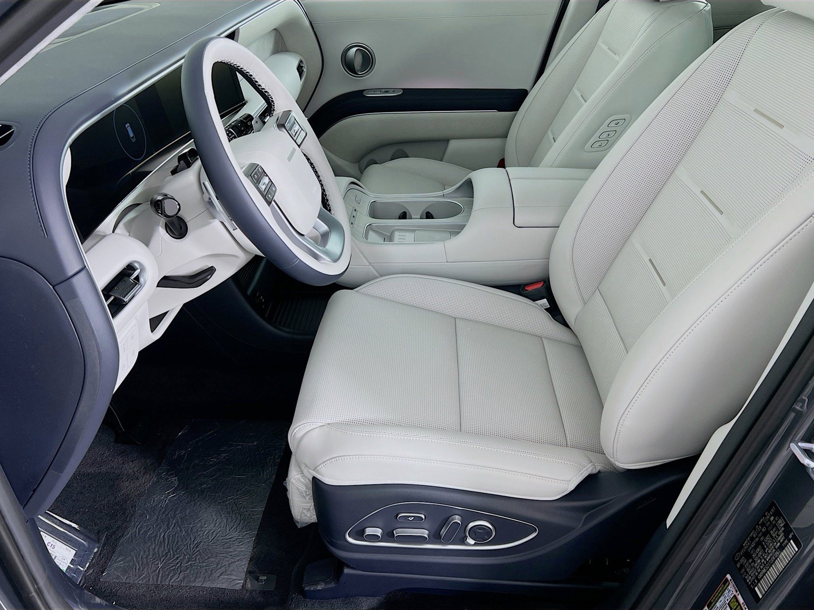 New 2026 Hyundai Palisade Calligraphy AWD/4WD image 3