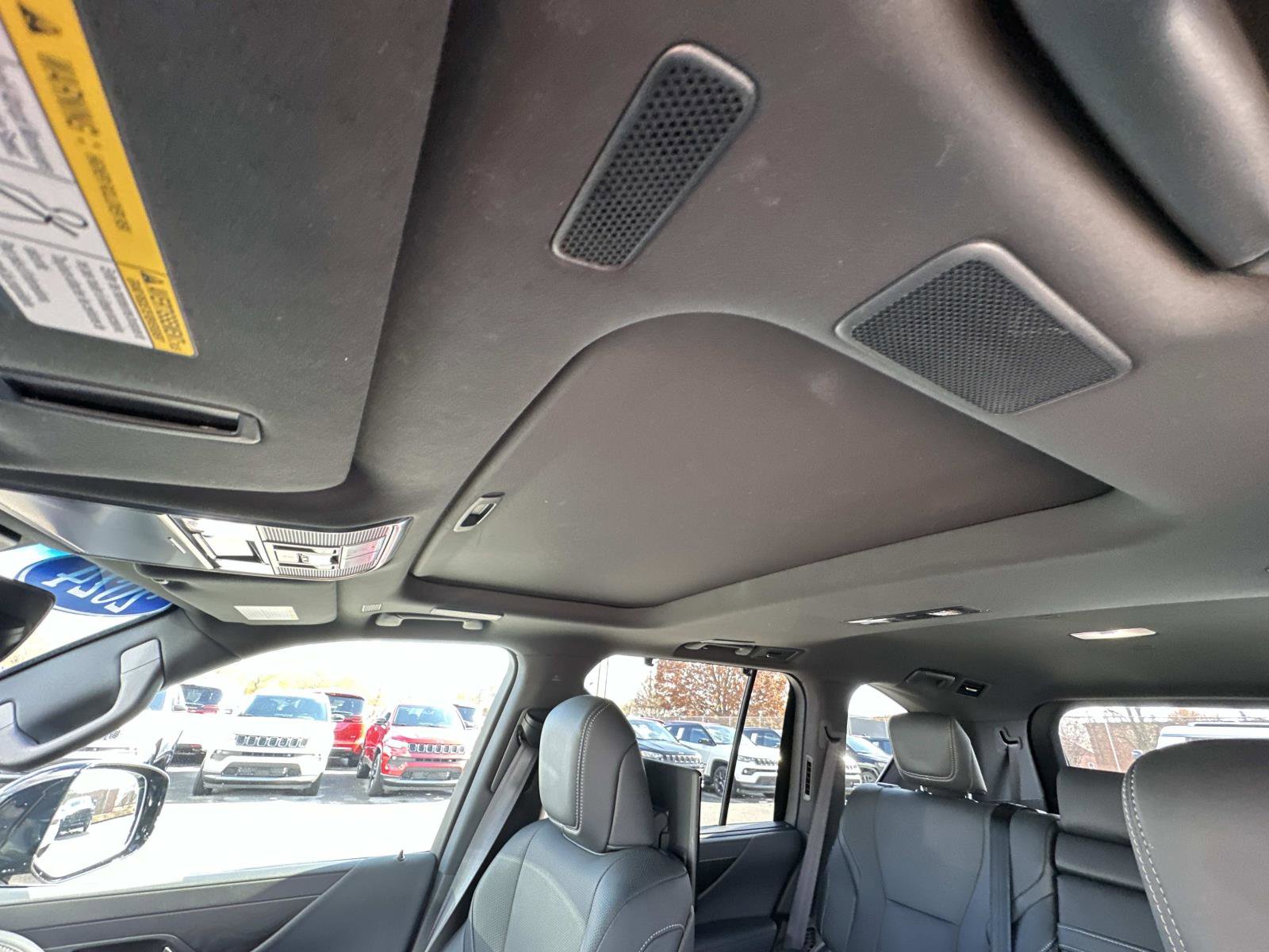 Used 2024 Lexus LX 600 4WD w/ Luxury Package image 34