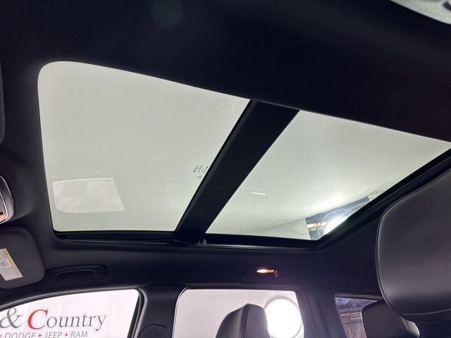 Used 2014 Jeep Grand Cherokee Overland w/ Advanced Technology Group image 22