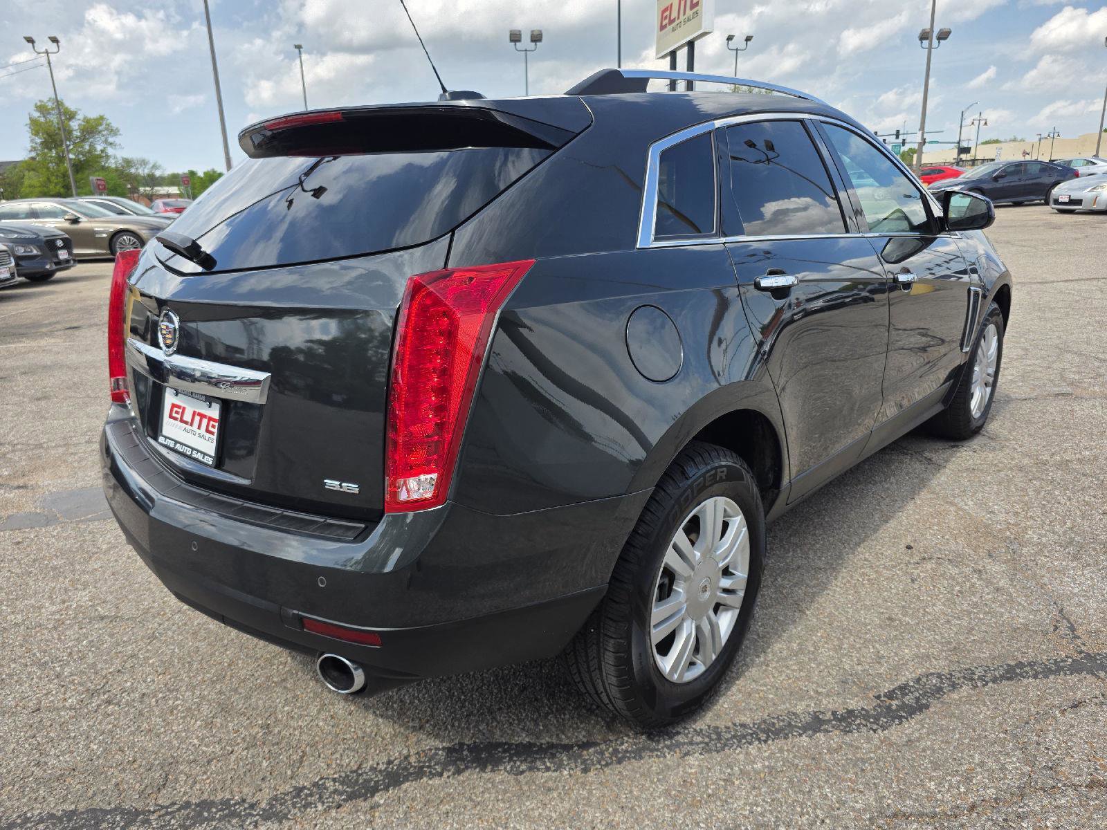 Used 2016 Cadillac SRX Luxury w/ Driver Awareness Package FWD image 5