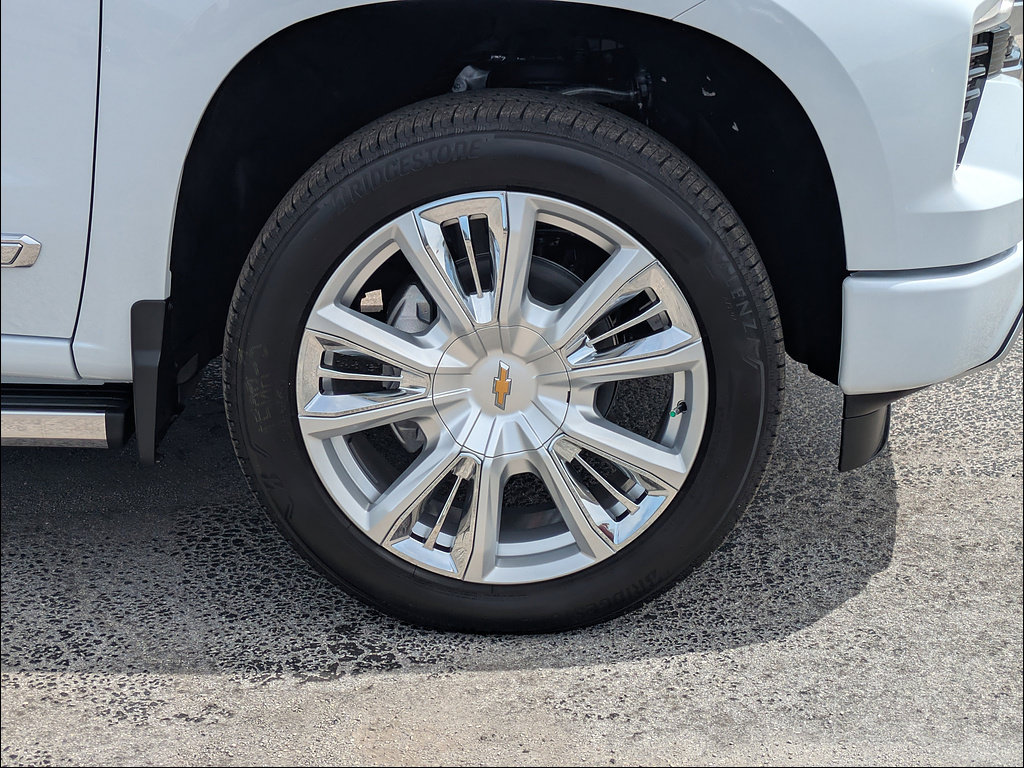 New 2026 Chevrolet Silverado 1500 High Country w/ High Country Premium Package AWD/4WD image 16