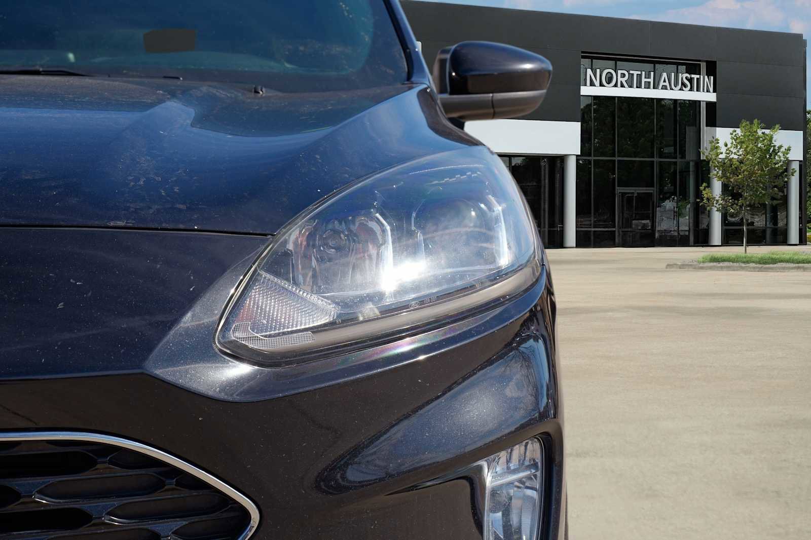 Used 2020 Ford Escape SEL image 3