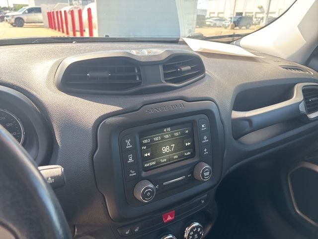 Used 2017 Jeep Renegade Latitude w/ Cold Weather Group AWD/4WD image 8