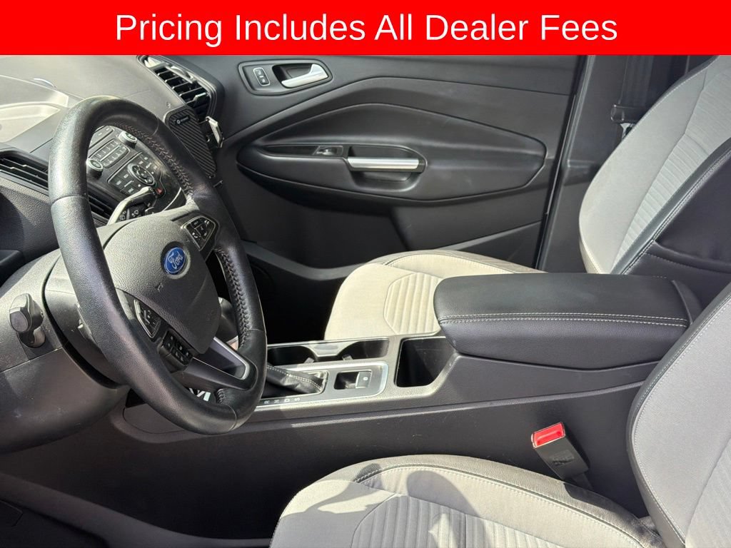 Used 2017 Ford Escape SE w/ SE Sport Appearance Package AWD/4WD image 7
