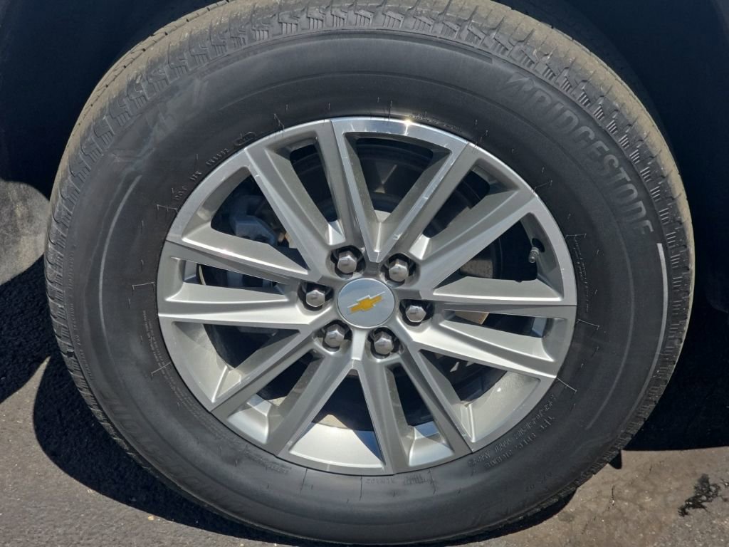 Used 2023 Chevrolet Traverse LT AWD/4WD image 11