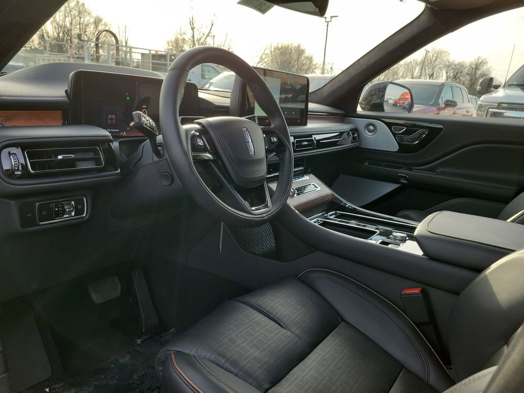 New 2026 Lincoln Aviator Black Label w/ Jet Appearance Package image 20