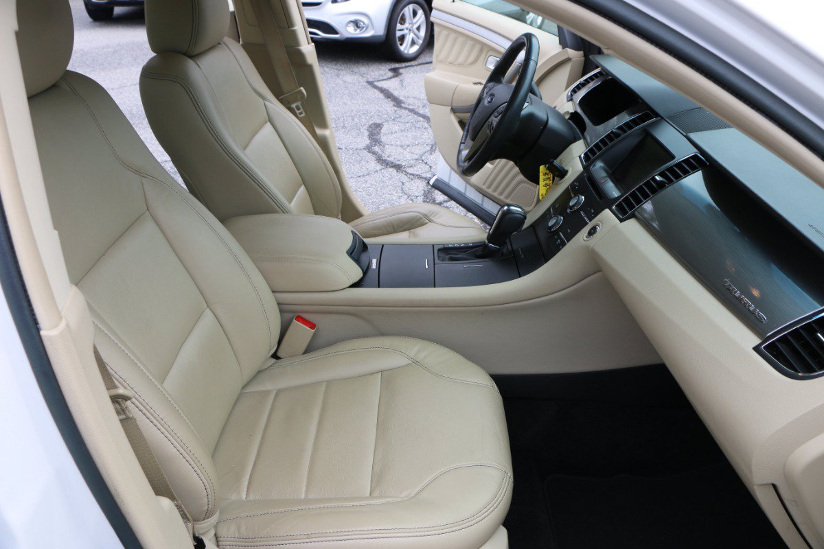Used 2014 Ford Taurus SEL w/ Equipment Group 201A FWD image 25