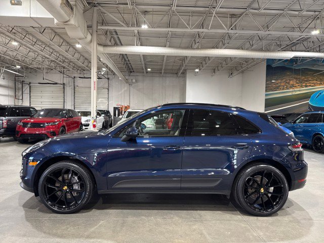 Used 2021 Porsche Macan w/ Premium Package image 35