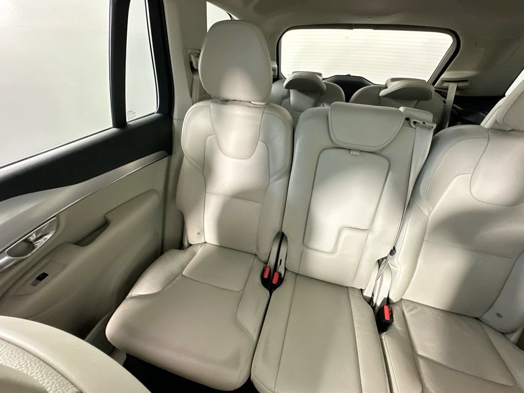 Used 2018 Volvo XC90 T6 Momentum w/ Convenience Package AWD/4WD image 12