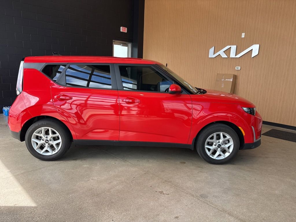 Certified 2024 Kia Soul LX w/ Option Group 015 FWD image 16